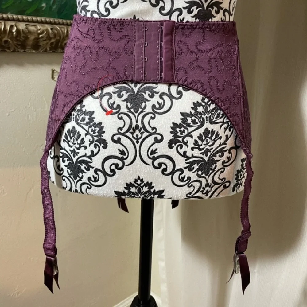 🌺Felina purple garter belt - Picture 2 of 3